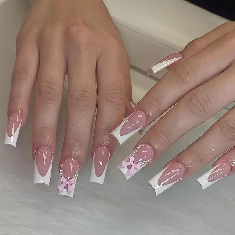 Artificial nails with butterfly accents Stornfield