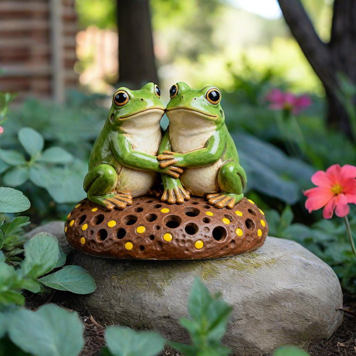 Romantic Pair of Frog Figurine