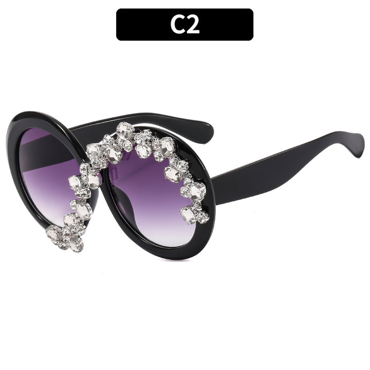Glamorous Cat-Eye Sunglasses with Rhinestone Accents