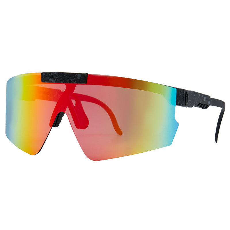 Women's sport sunglasses in modern design with large lenses Stornfield