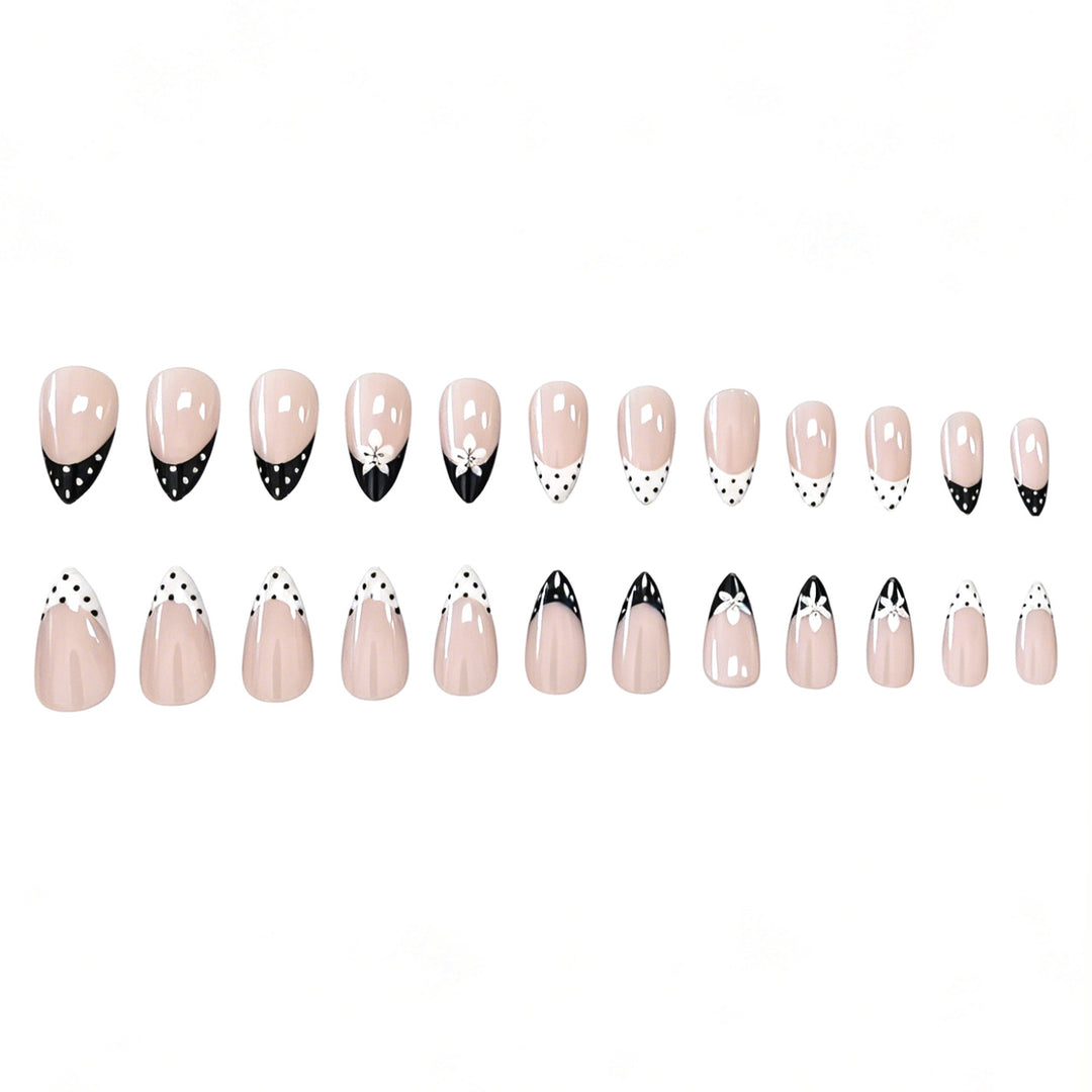 Elegant Black and White Floral Nail Art Extensions Stornfield