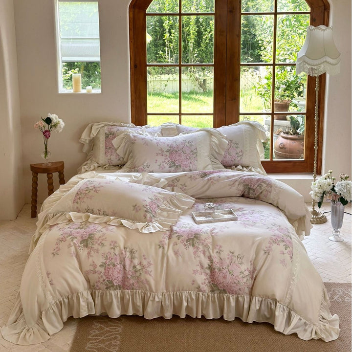 Romantic cotton satin bedding set with ruffled hem and floral vintage print