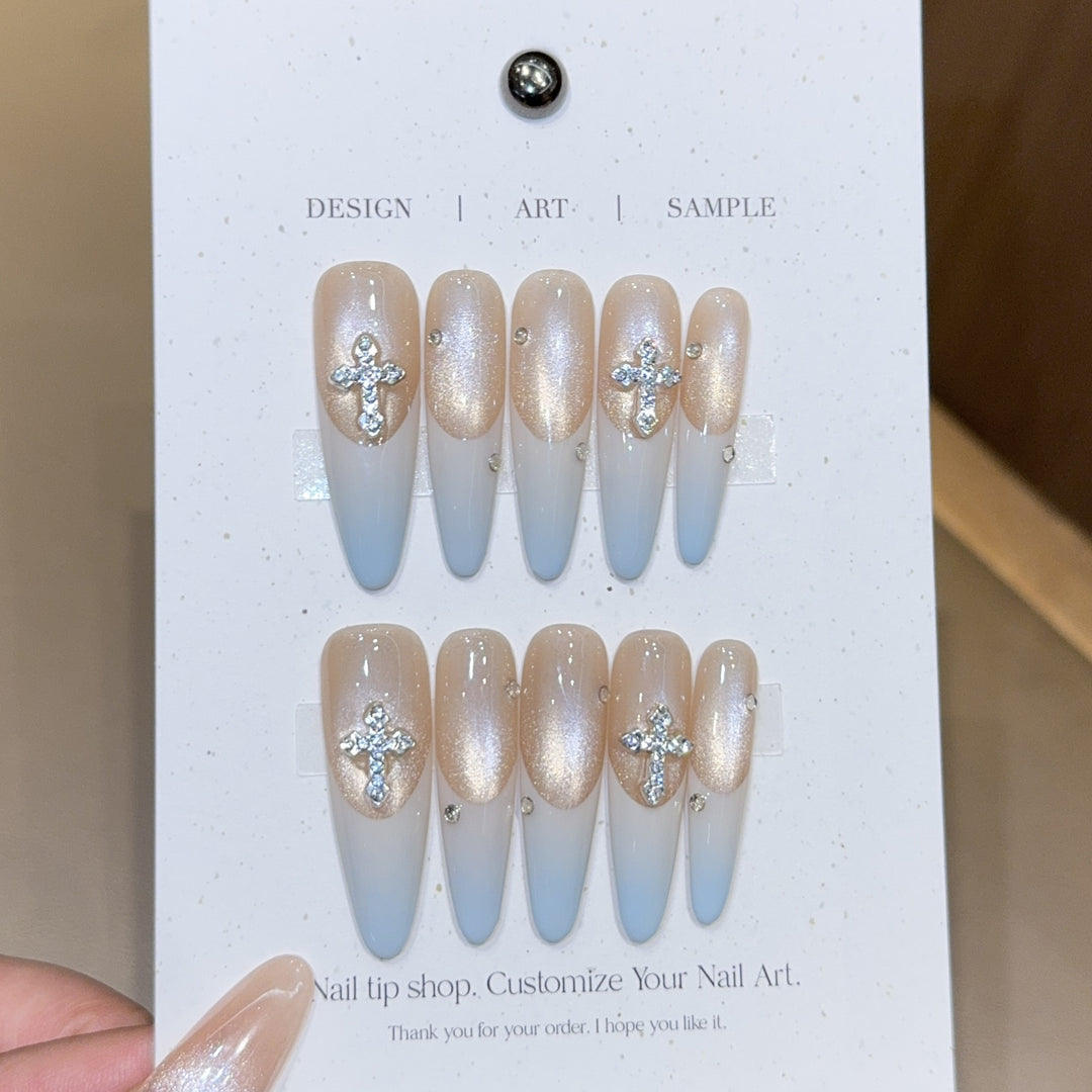 Artificial nails with luxurious sparkling rhinestone details Stornfield