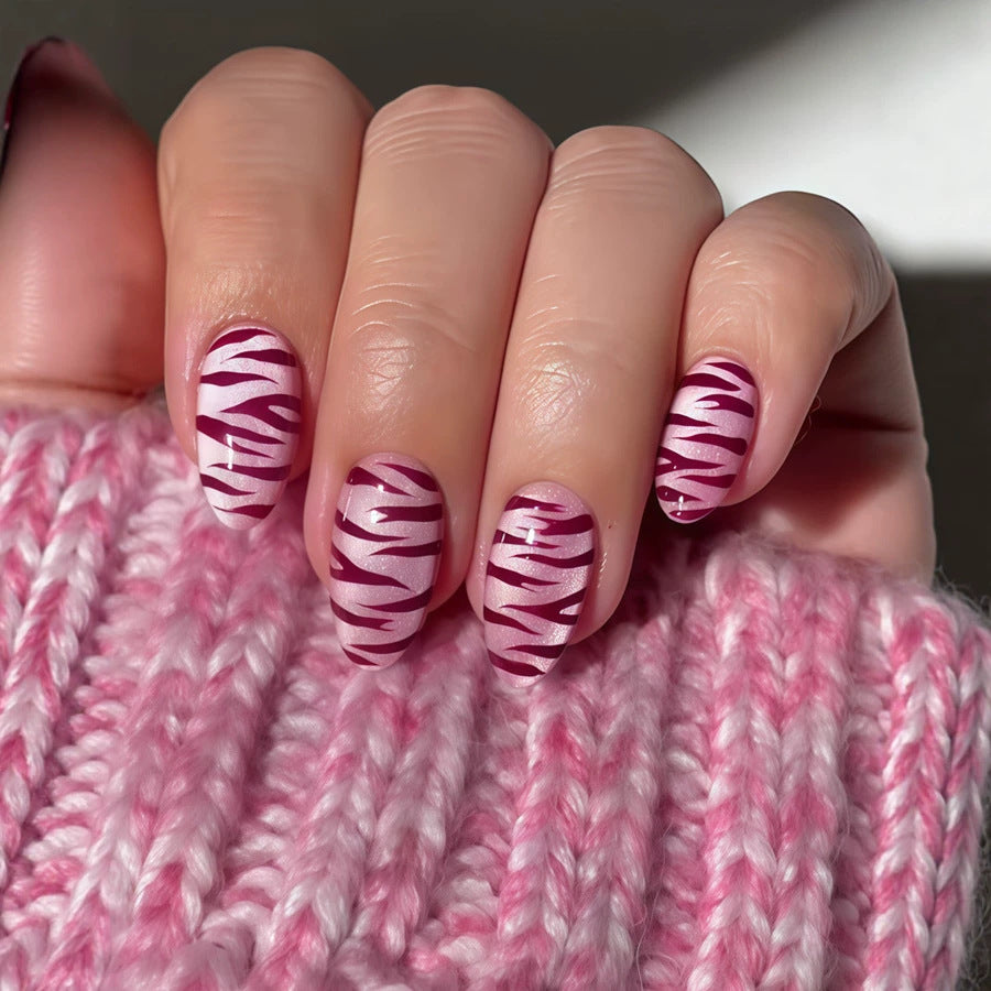 Artistic Press-On Nail Set with Stylish Zebra Patterns Stornfield
