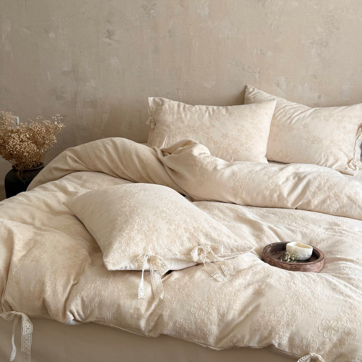 Luxurious bedding set made of cotton jacquard with lace ribbons