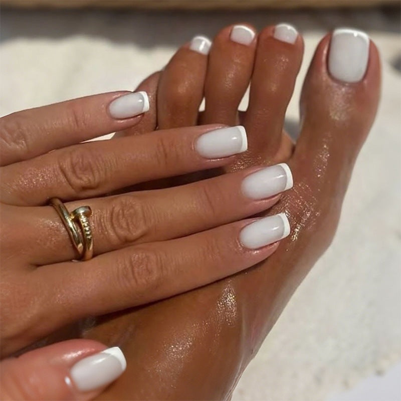 Art Nail Set with Elegant French Tip Design Stornfield