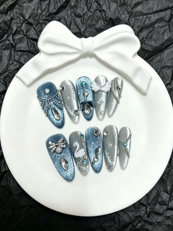 Decorative Glamourous Press-On Nail Art Set