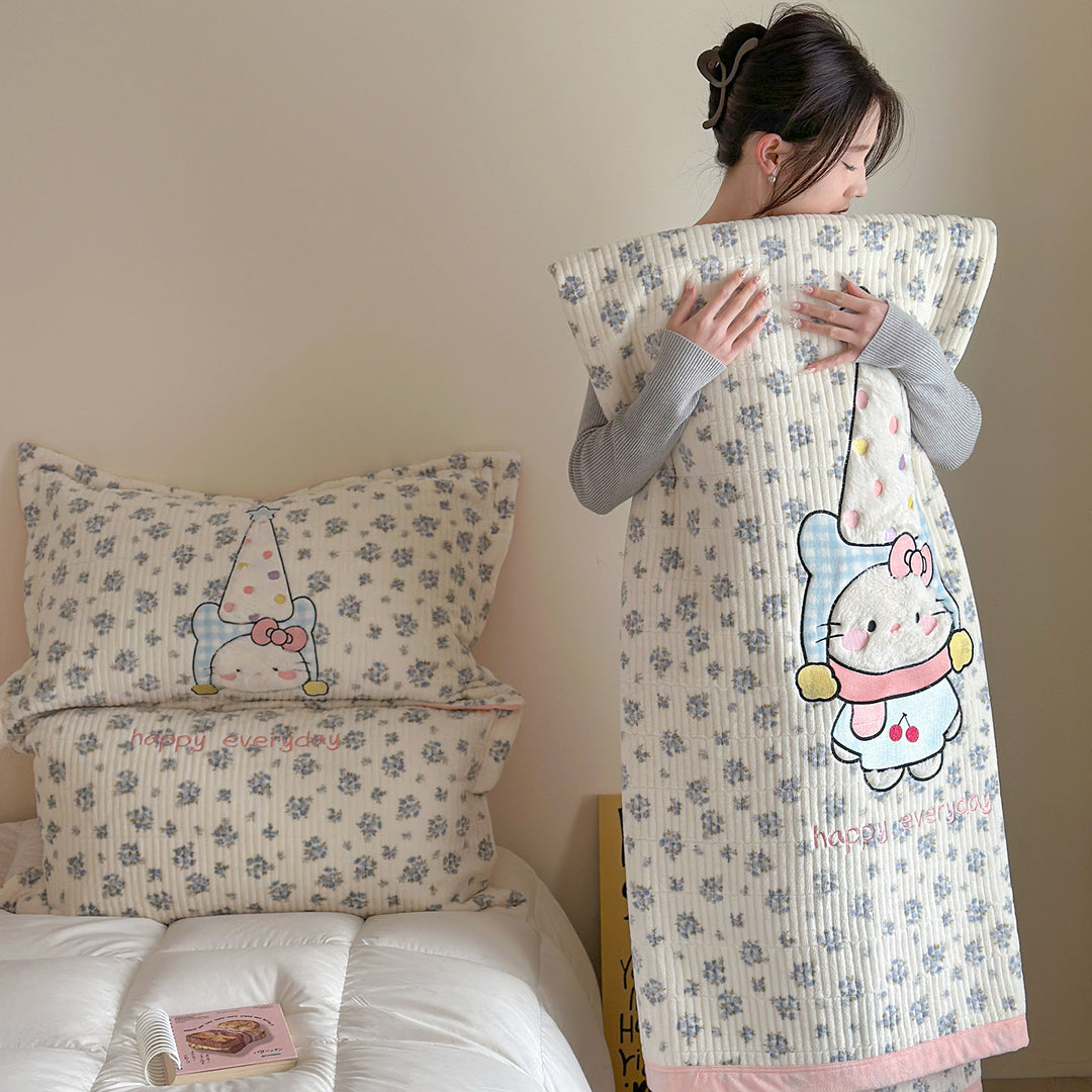 Quilted Cotton Bedspread Set with Dimensional Cat Appliqué & Pillow Shams