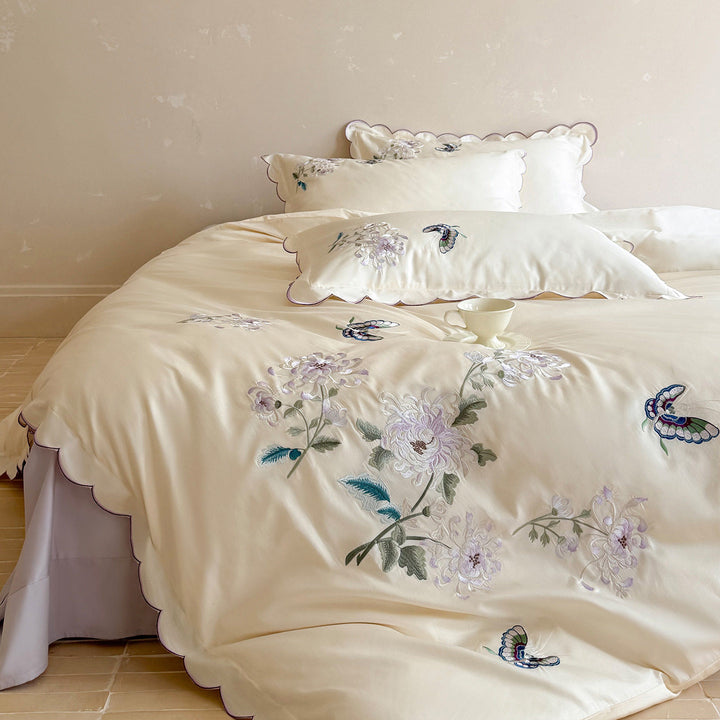Embroidered Floral Scalloped-Edge Duvet Cover Set with Pillow Shams