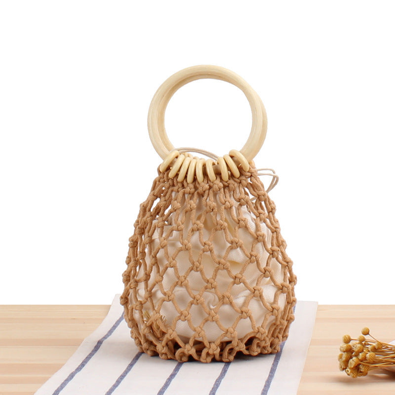 Elegant mesh handbag with wooden handles Stornfield