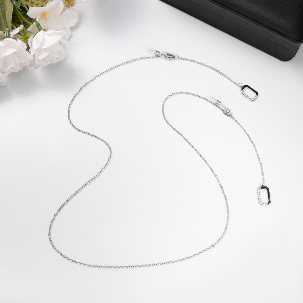 Stylish Chain Eyewear Holder Stornfield
