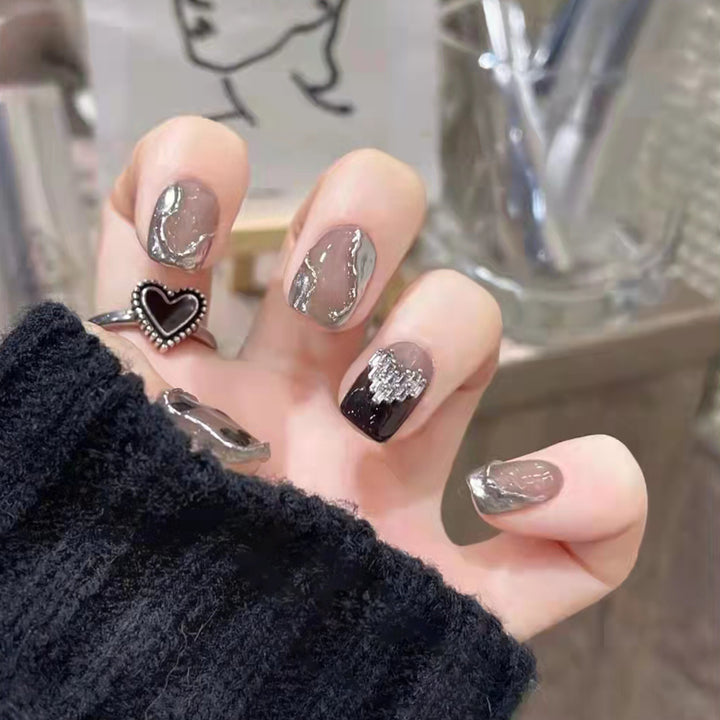 Stylish heart and ombre design artificial nails Stornfield