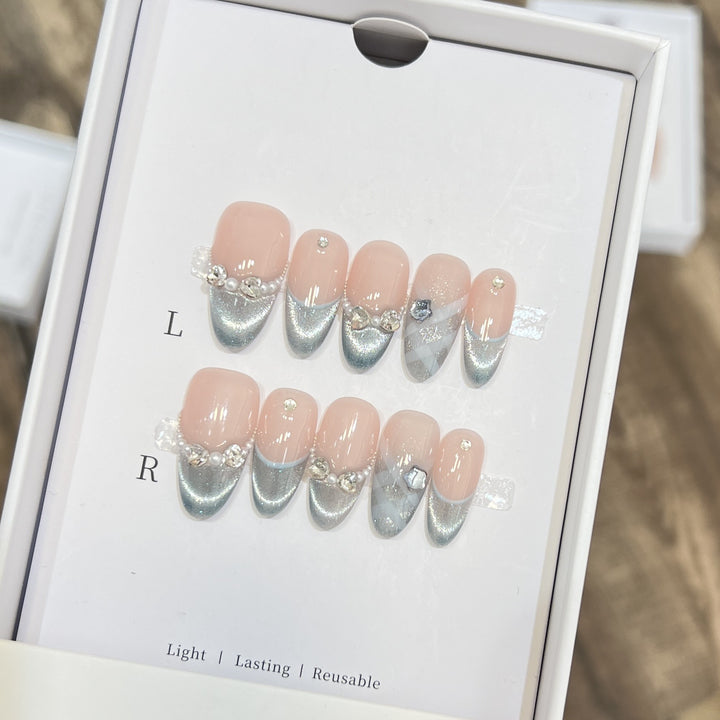 Elegant Reusable French Tip Press-On Nail Set Stornfield