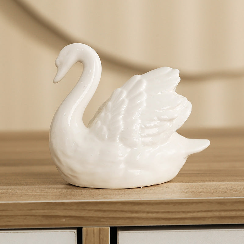 Elegant ceramic swan figure Stornfield