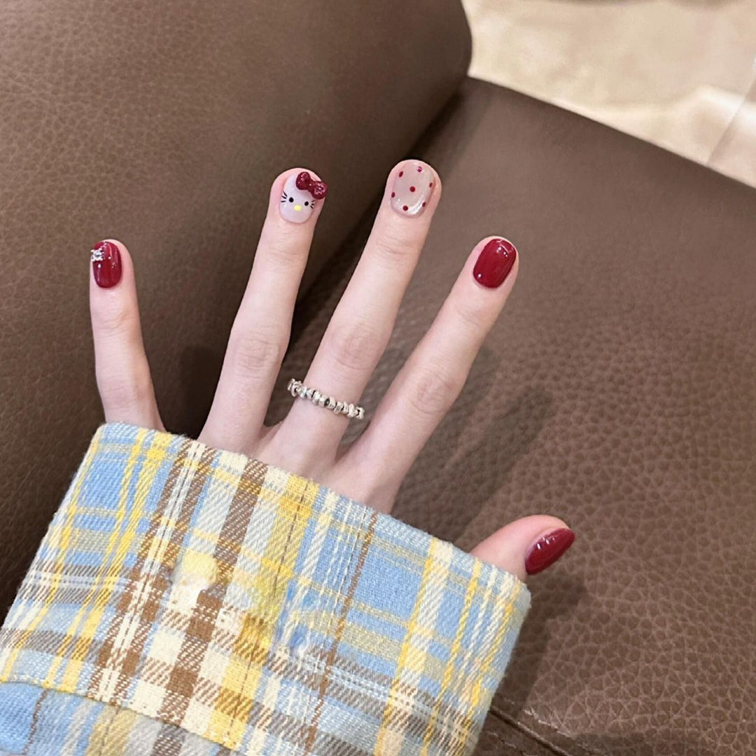 Artificial nail set with playful designs Stornfield