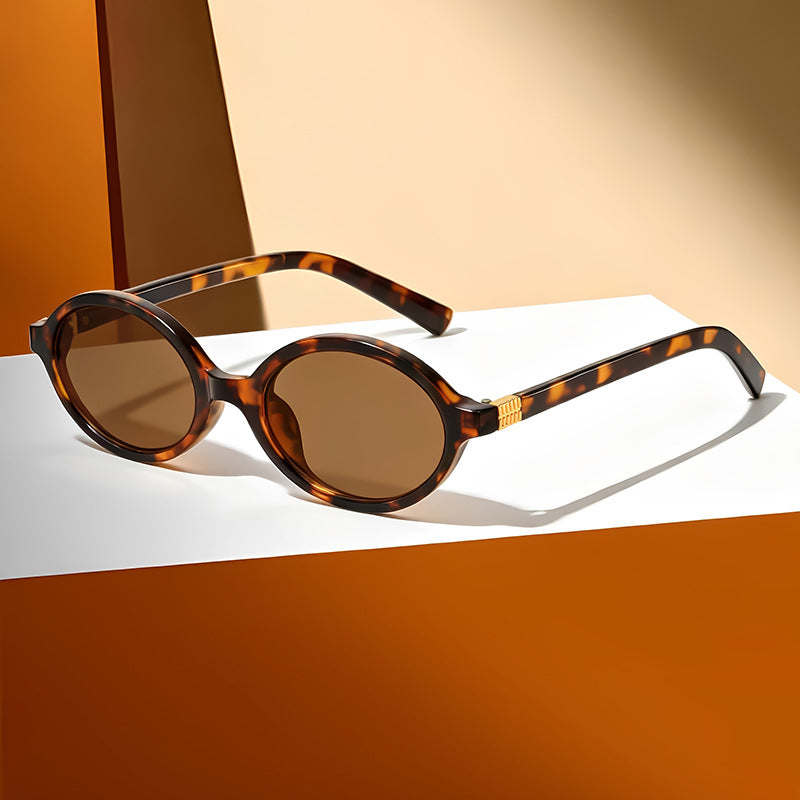 Vintage-Inspired Oval Frame Eyeglasses Stornfield