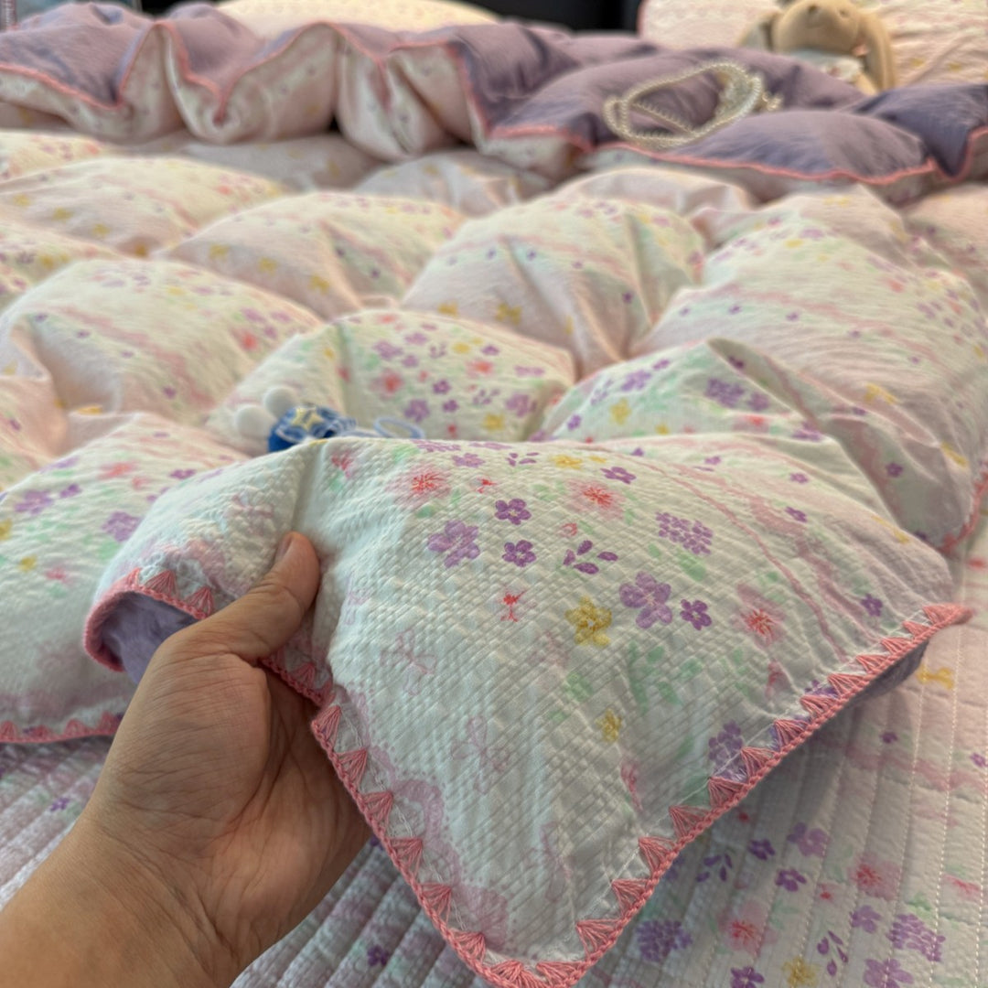 Quilted Floral Pattern Comforter Set