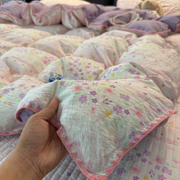 Quilted Floral Pattern Comforter Set
