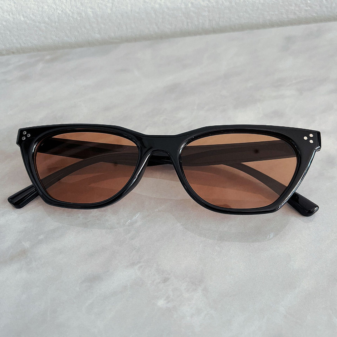 Ladies fashionable retro sunglasses with elegant design Stornfield