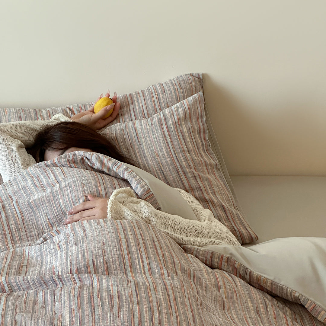 Light bedding set made of cotton-linen blend with fine striped structure and reversible function