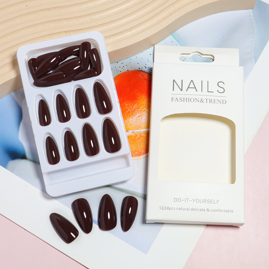 Elegant Almond-Shaped Press-On Nails Set Stornfield