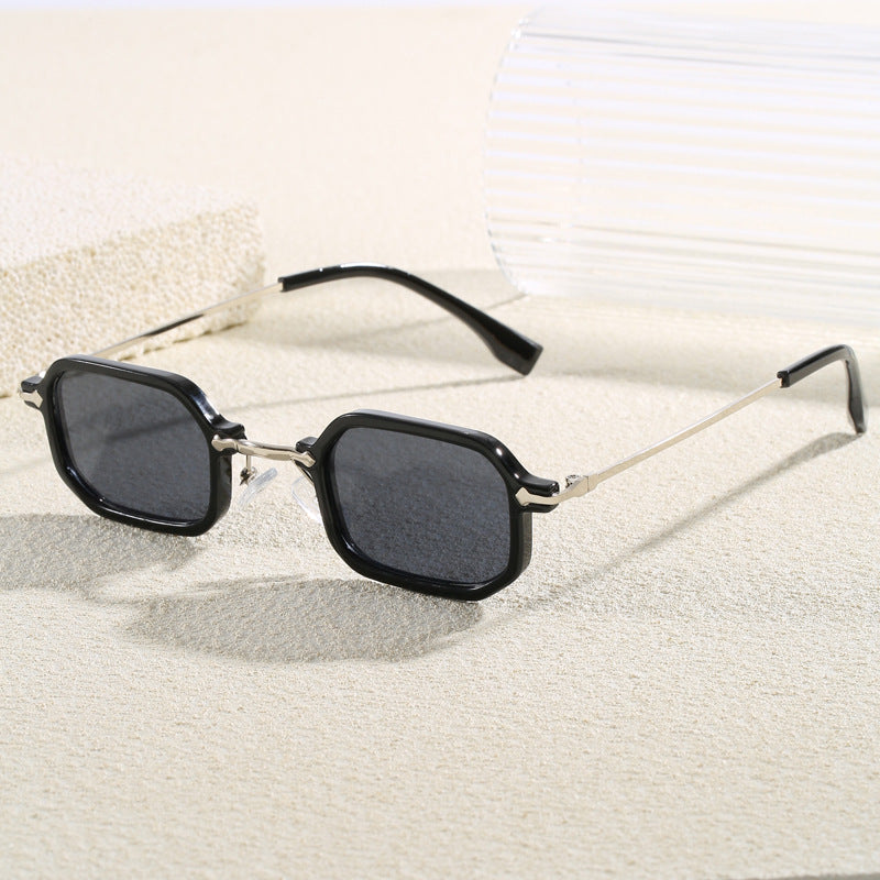 Fashionable Oversized Sunglasses in Modern Design Stornfield