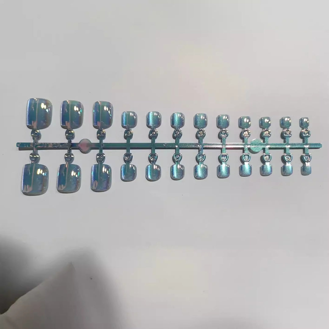 Artistic Press-On Nail Set with Iridescent Finish Stornfield