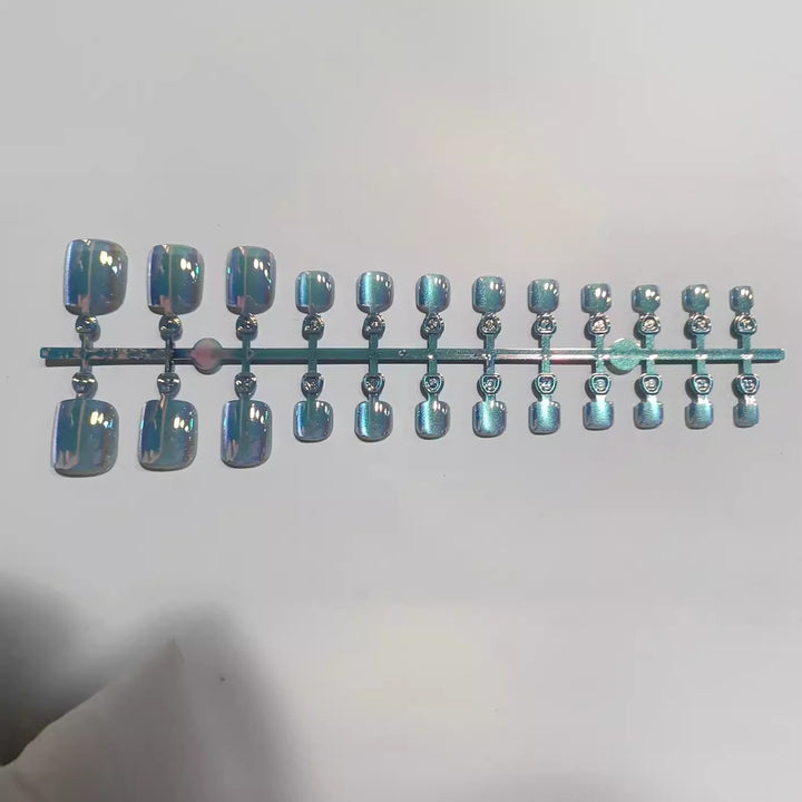 Artistic Press-On Nail Set with Iridescent Finish Stornfield