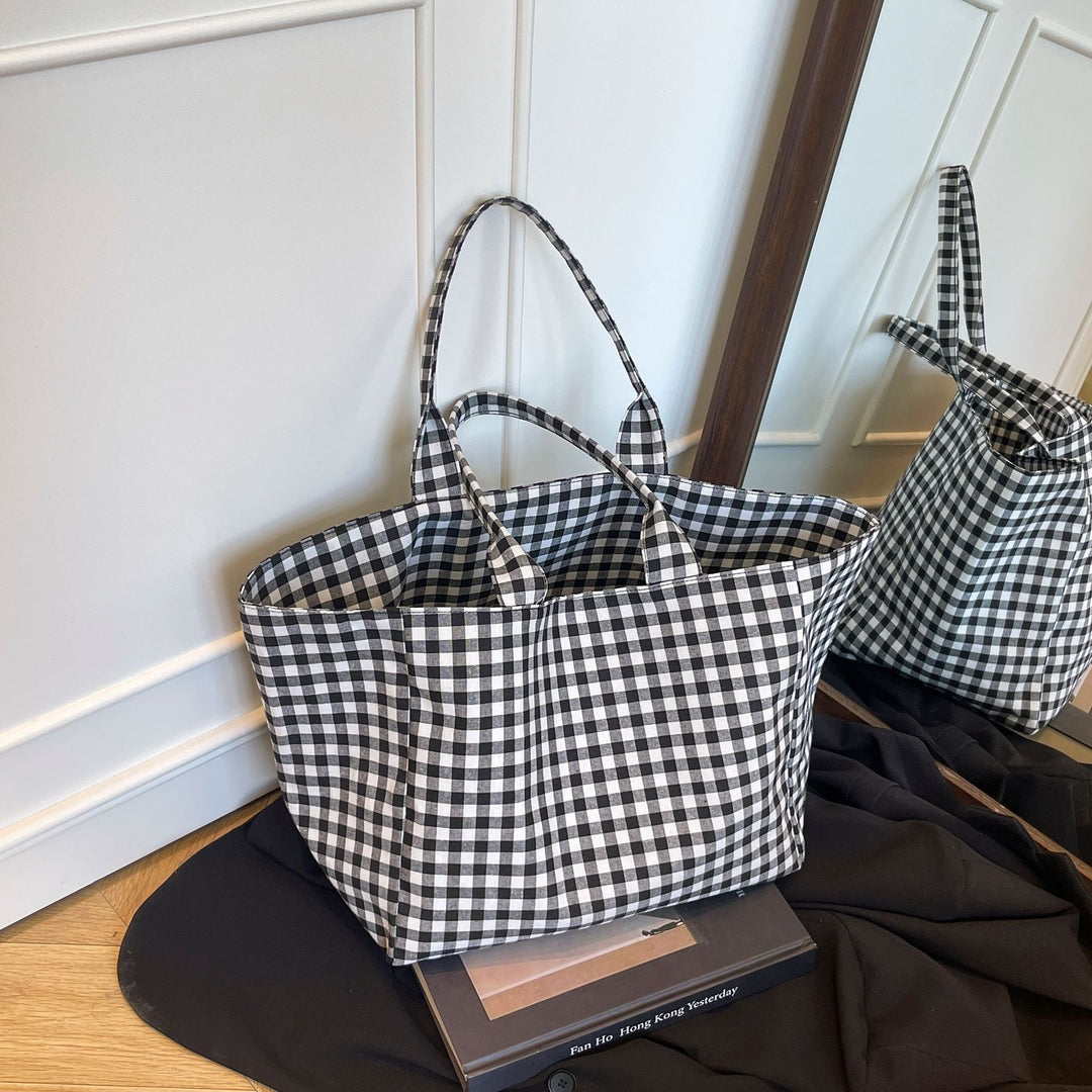 Stylish Gingham Pattern Tote Bag