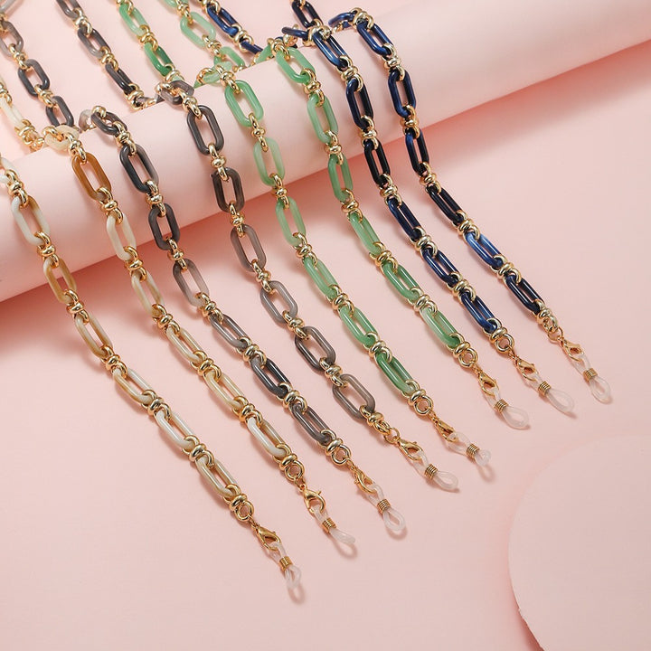 Fashionable sunglasses with chain pendant Stornfield