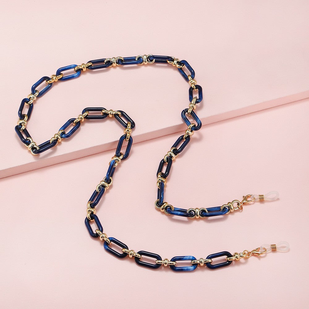 Fashionable sunglasses with chain pendant Stornfield