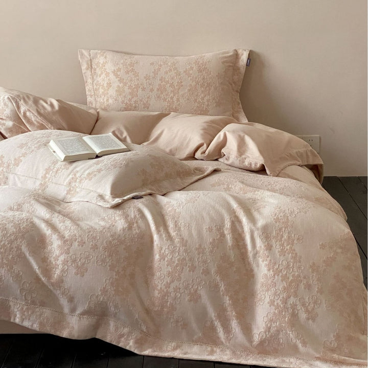 Luxurious bedding set made of cotton jacquard with lace ribbons