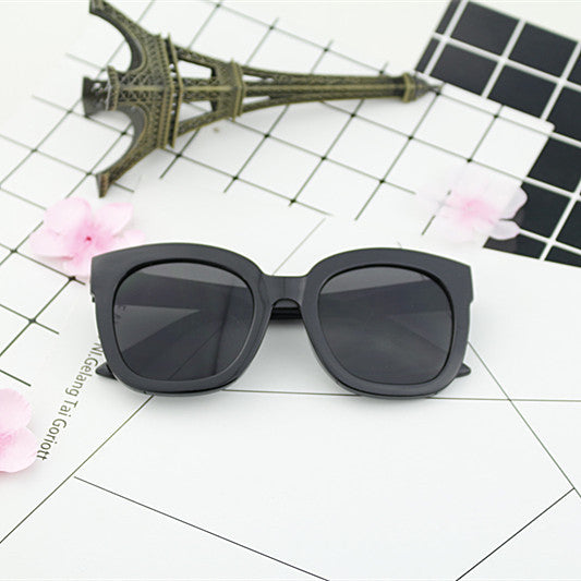 Women's oversized sunglasses with fashionable design and UV protection Stornfield