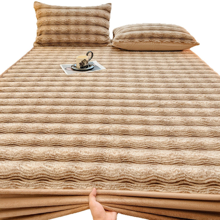 Ribbed Plush Mattress Protector