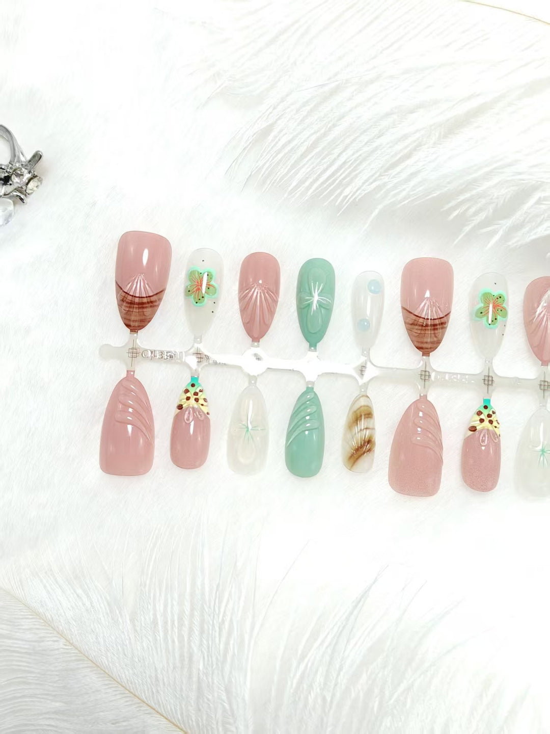 Artificial nails with elegant 3D flower and gradient design Stornfield