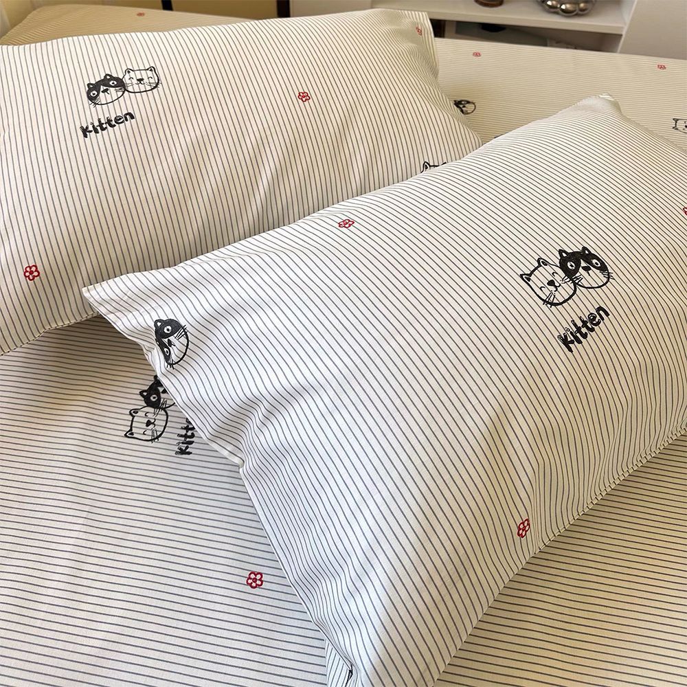Decorative Cat-Themed Pillowcase