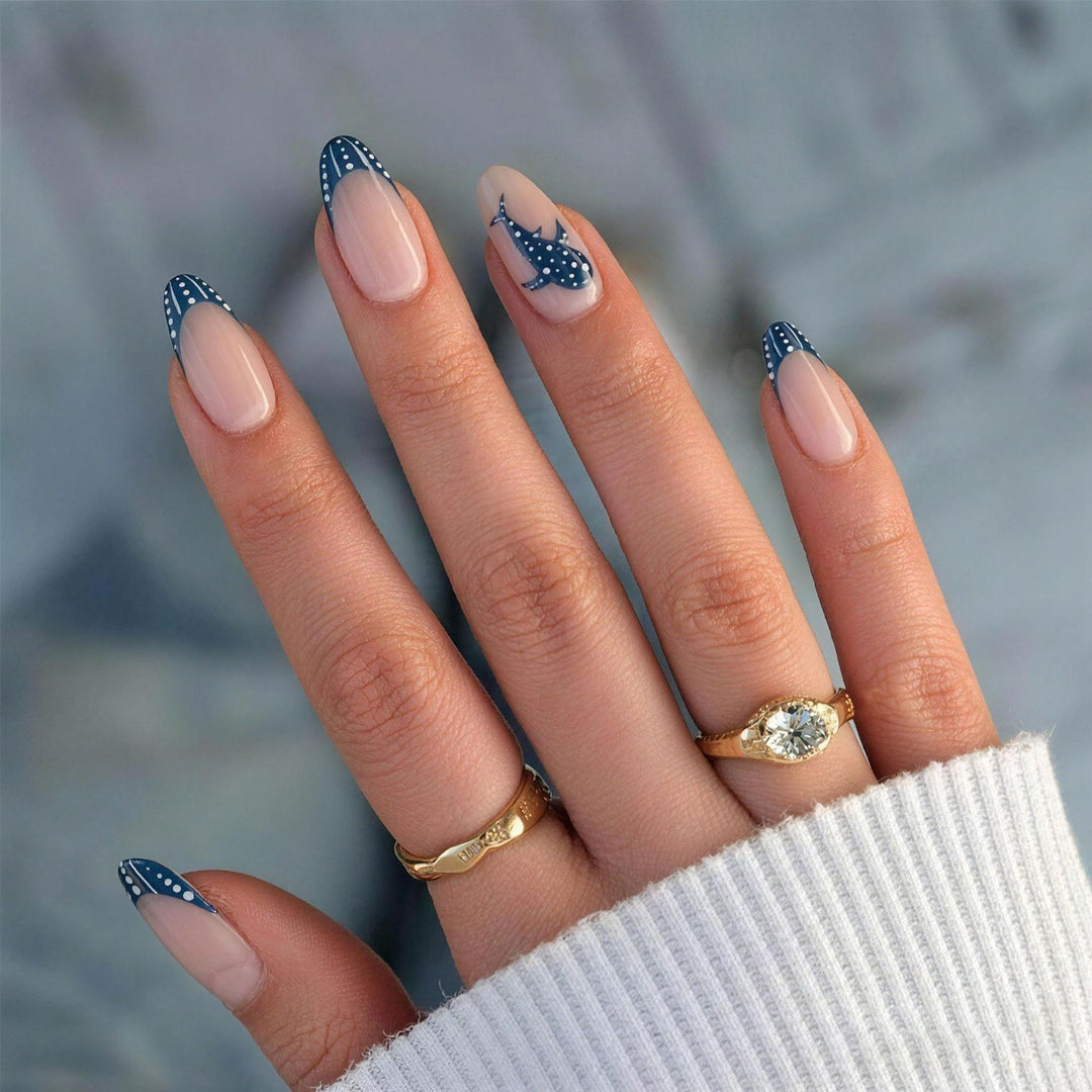 Artistic Dolphin-Themed Press-On Nail Art Set Stornfield