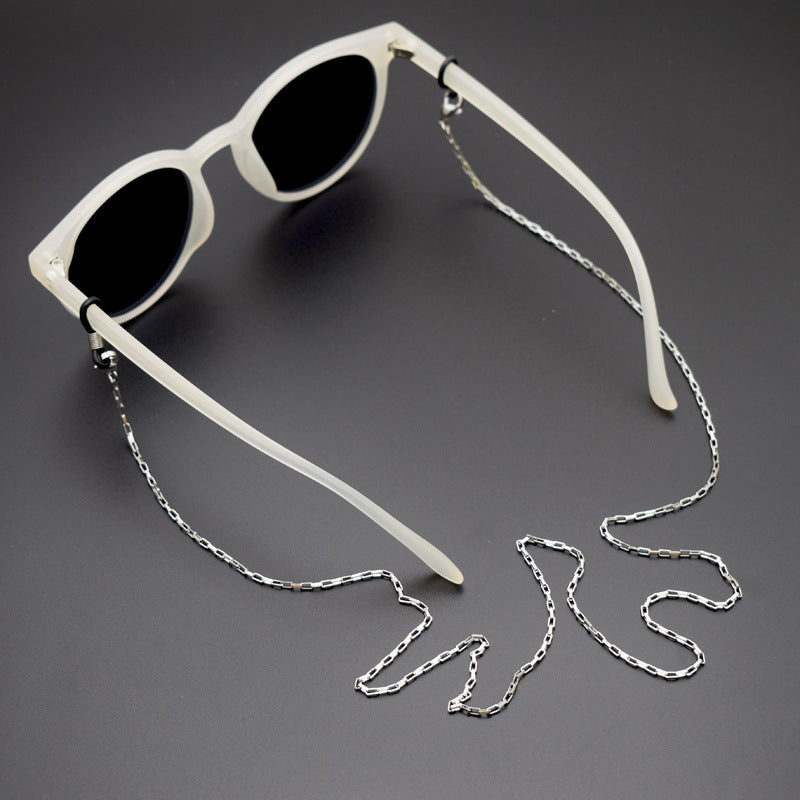 Sleek Silver Chain Eyewear Holder Stornfield
