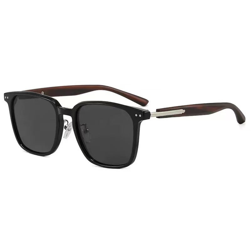 Women’s retro-inspired sunglasses in modern tortoiseshell pattern Stornfield