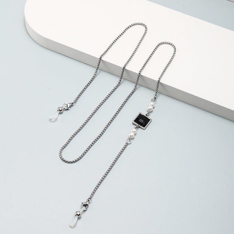 Fashionable Eyewear Chain Stornfield