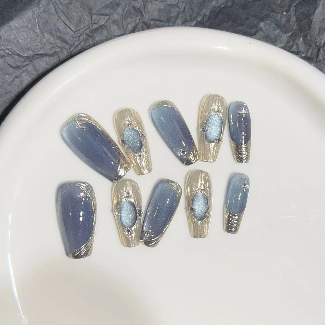 Elegant Press-On Nail Set with Artistic Metallic Design Stornfield