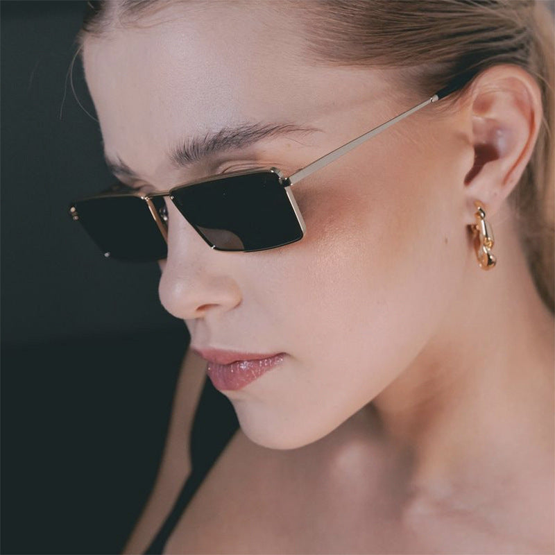 Women square sunglasses with metallic frame and comfortable nose pad Stornfield