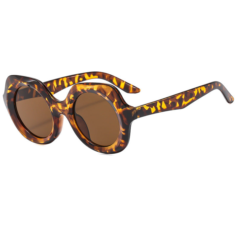 Women oversized sunglasses with stylish, curved frame Stornfield