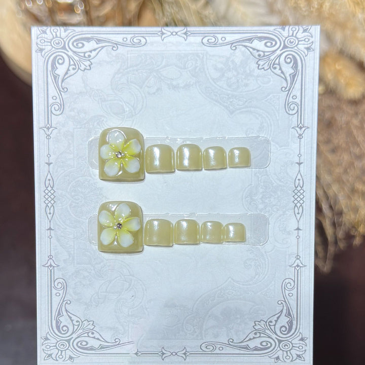 Floral-Inspired Press-On Nail Set Stornfield