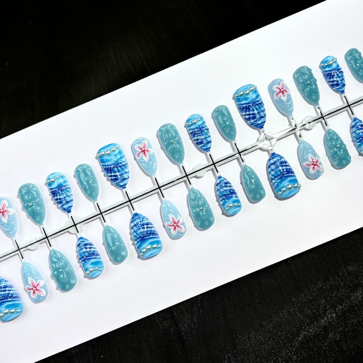 Coastal-Inspired Decorative Press-On Nail Art Set
