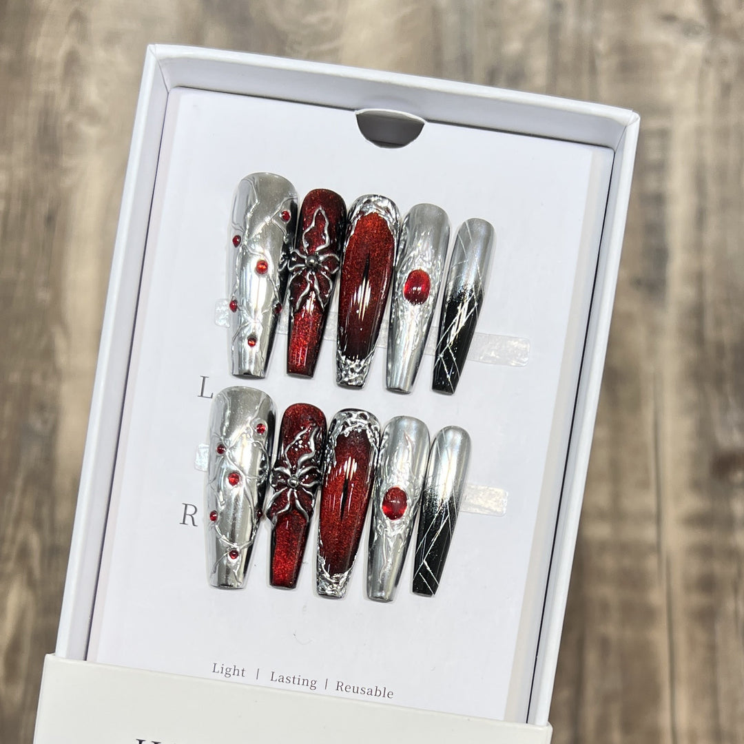 Decorative Press-On Nail Art Set with Chic Metallic Accents Stornfield