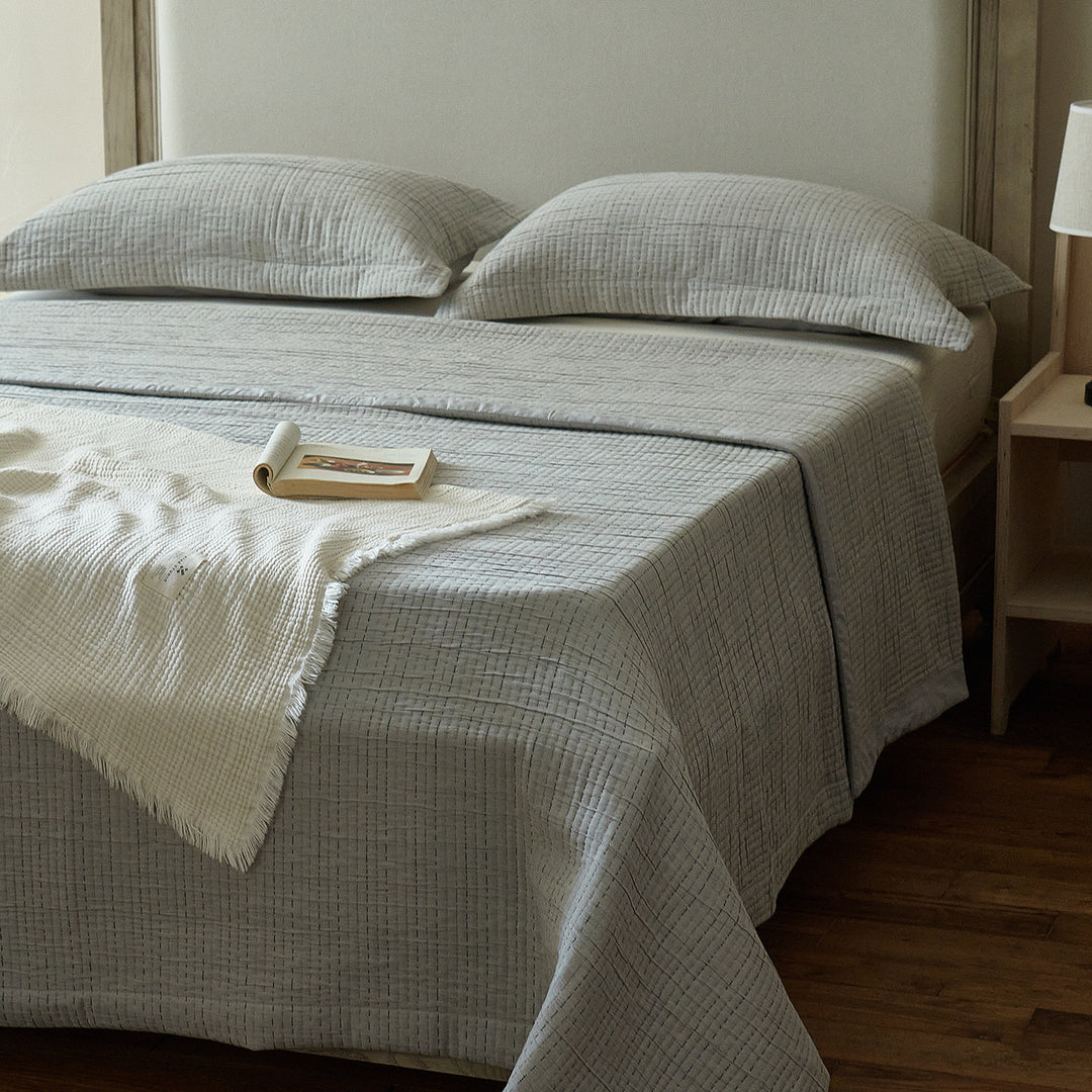 Quilted cotton bedspread set with light patchwork relief