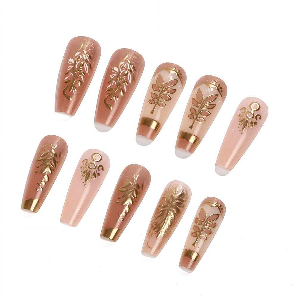 Elegant and artistically designed artificial nails Stornfield