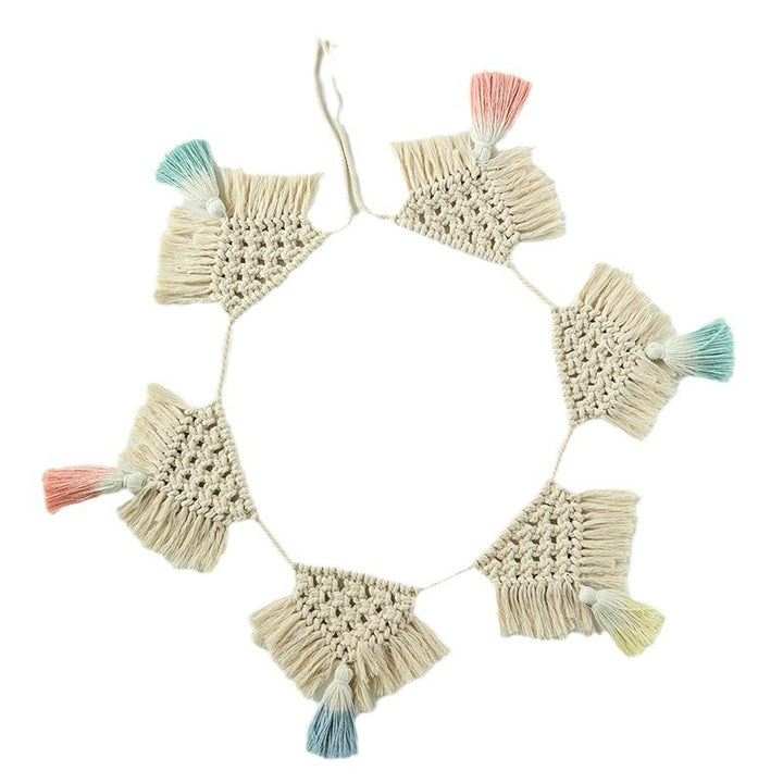 Macrame pennant string with hand-knotted triangle elements and tassels Stornfield