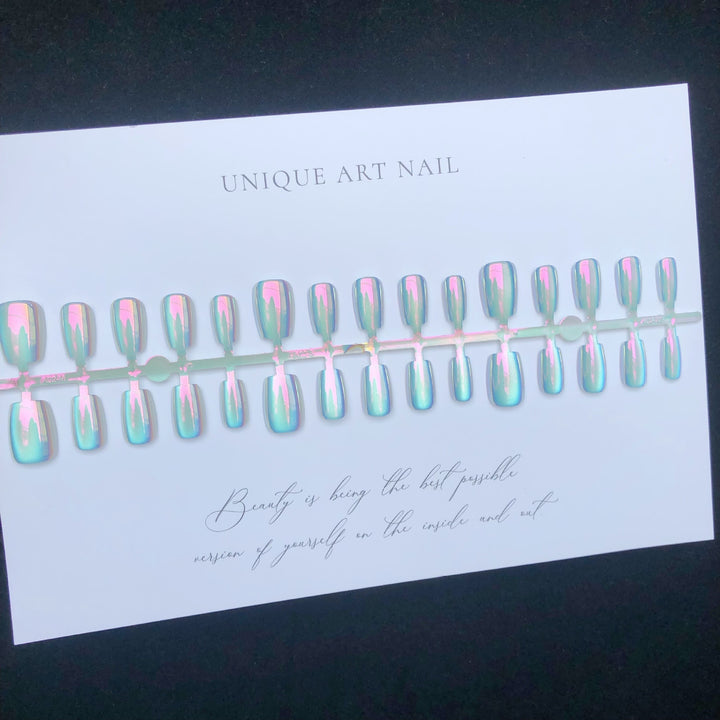 Iridescent Press-On Nail Art Set